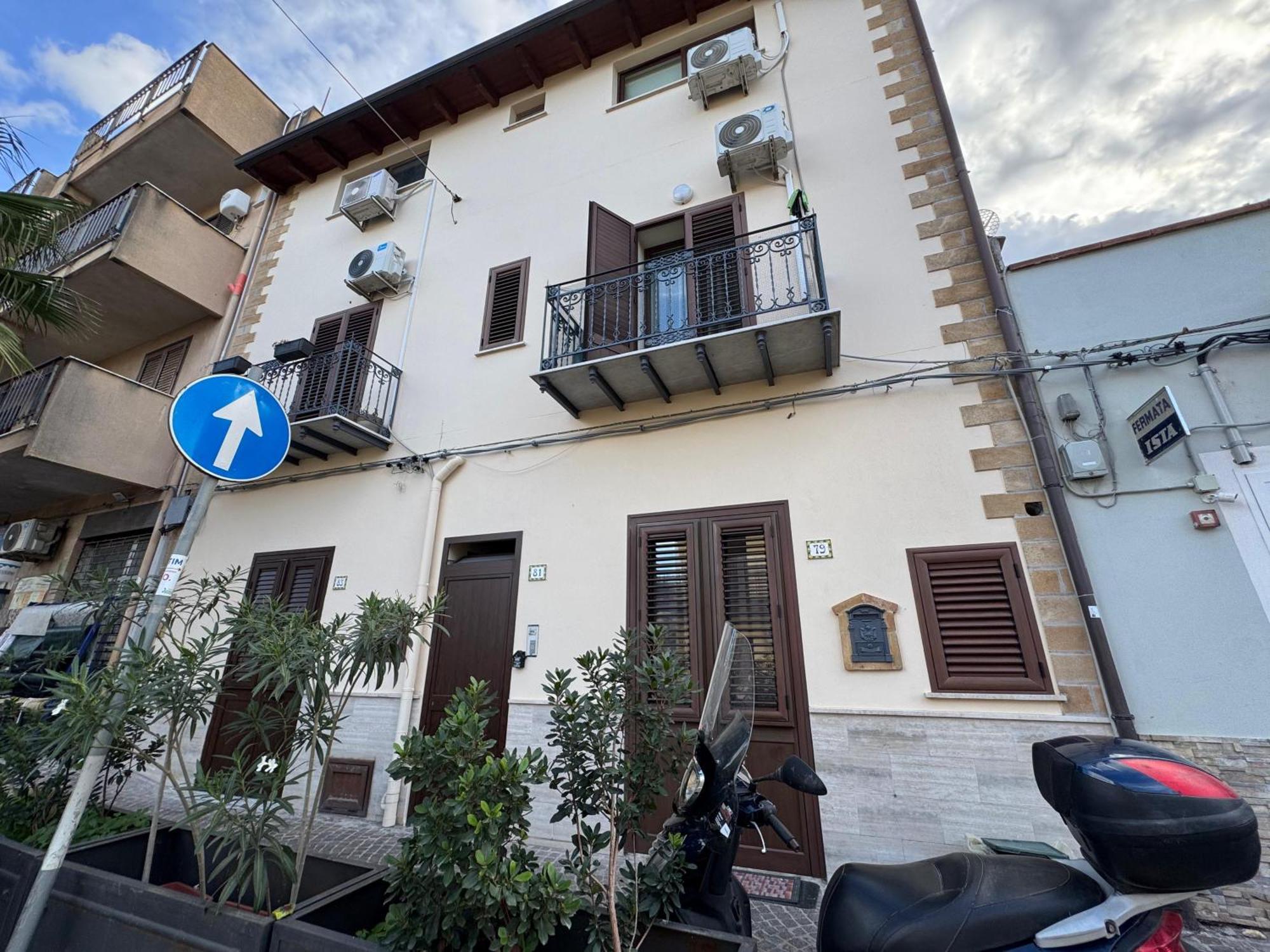 A Casa Di Ste - Vicino Aeroporto Falcone Borsellino Carini Exterior photo